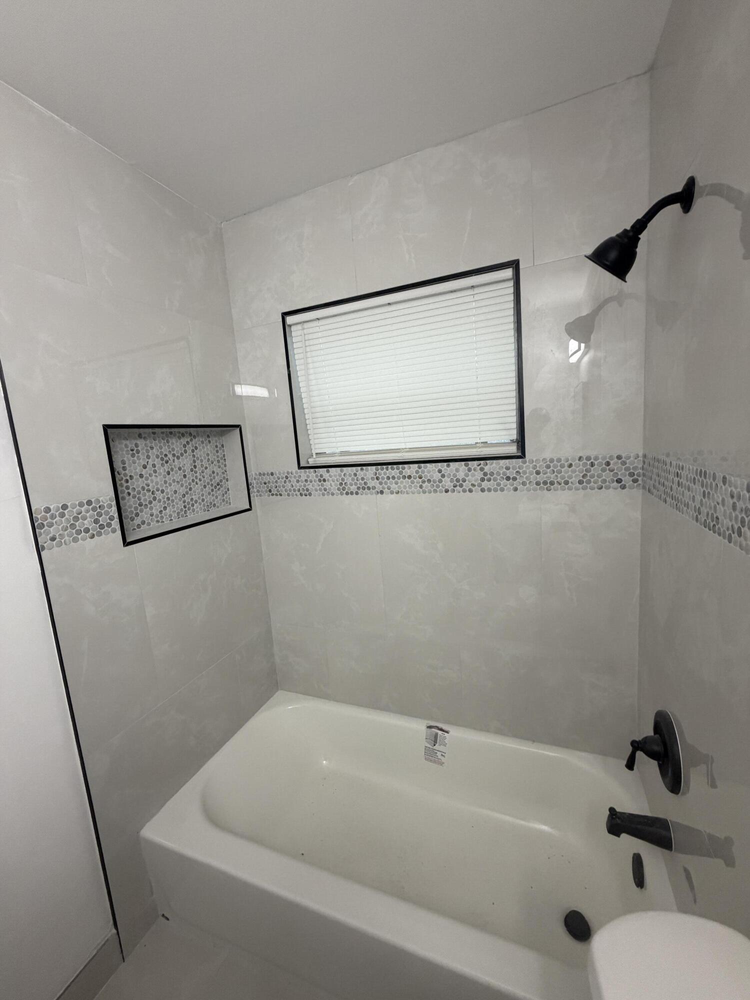 821 SW 62ND Avenue — Photo 3