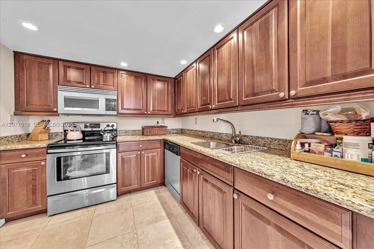 17600 N Bay Rd # N503 — Photo 4