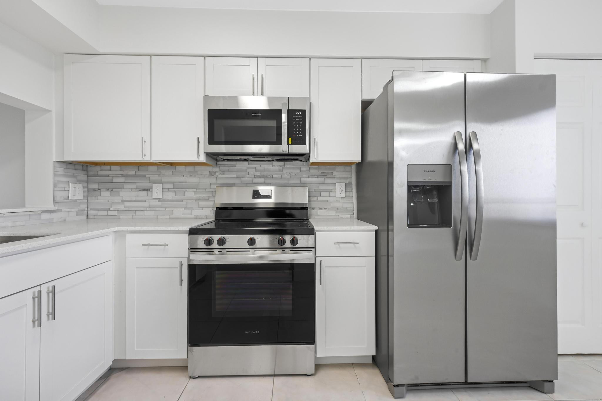 2200 S Cypress Bend Drive # 805, Pompano Beach FL 33069