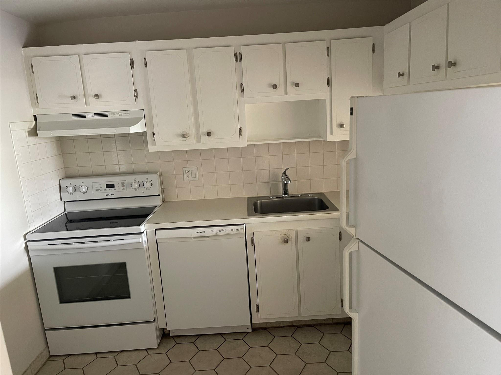 1005 Country Club Drive # 205, Margate FL 33063