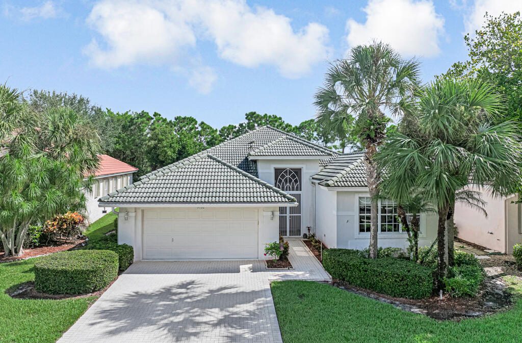 9152 Bay Harbour Circle — Photo 2