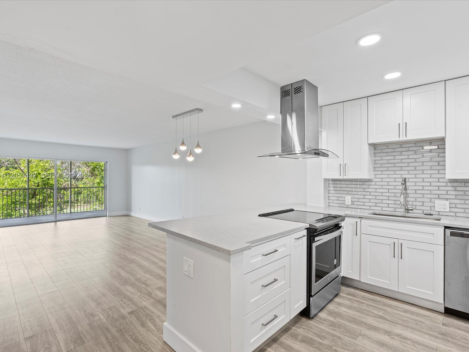 3150 N Palm Aire Dr # 406, Pompano Beach FL 33069