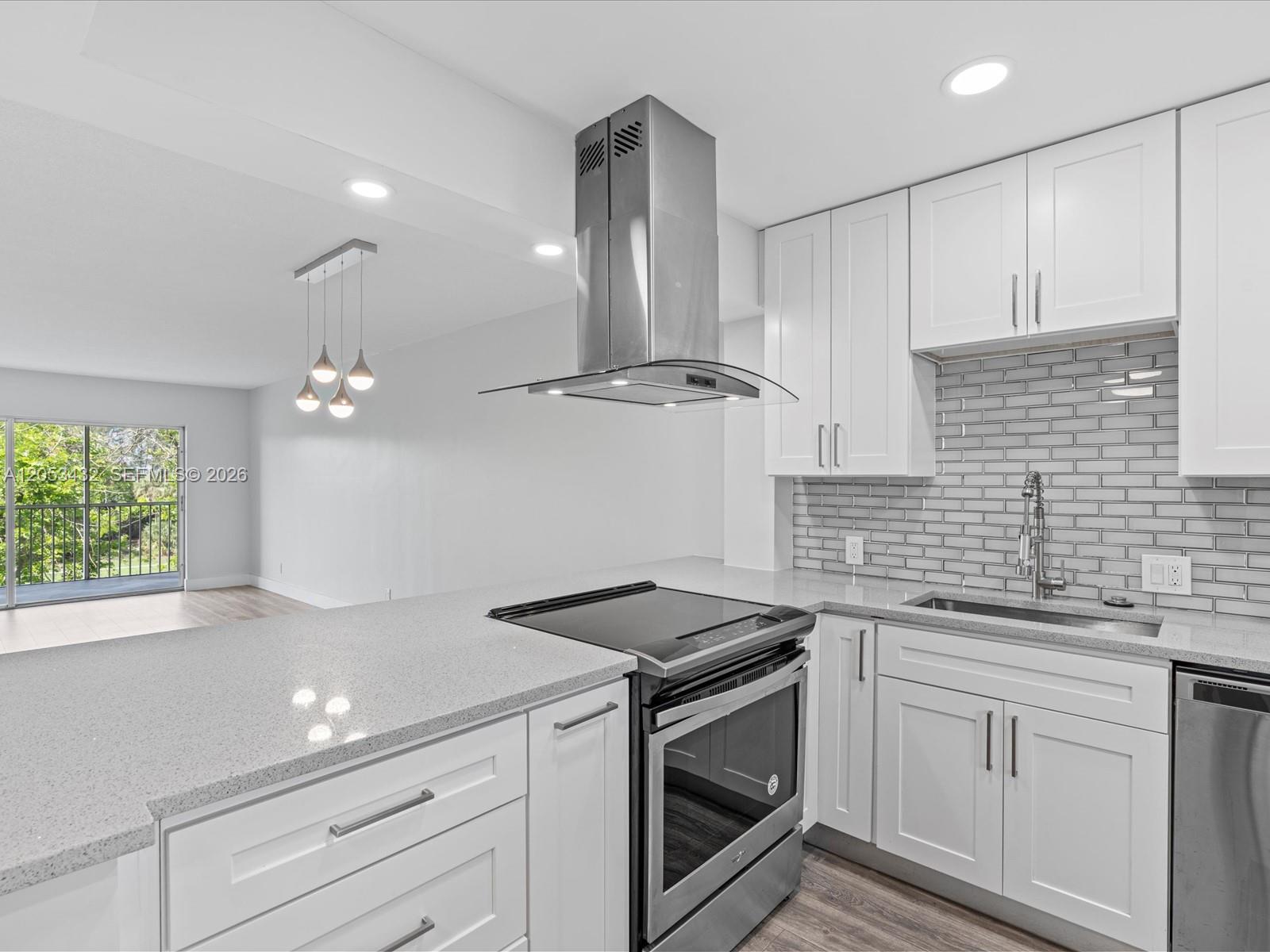 3150 N Palm Aire Dr # 406 — Photo 5