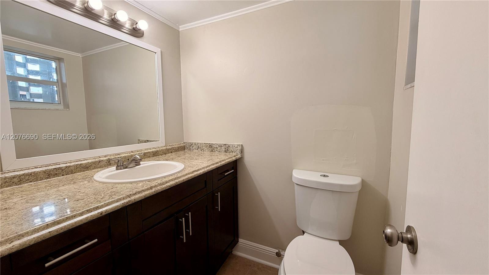 879 NE 195th St # 425 — Photo 5