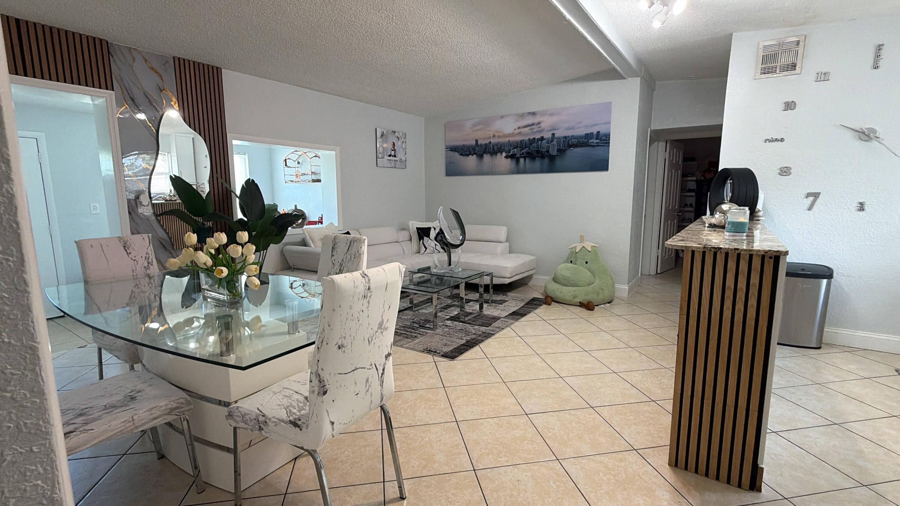3275 ORANGE Street — Photo 3