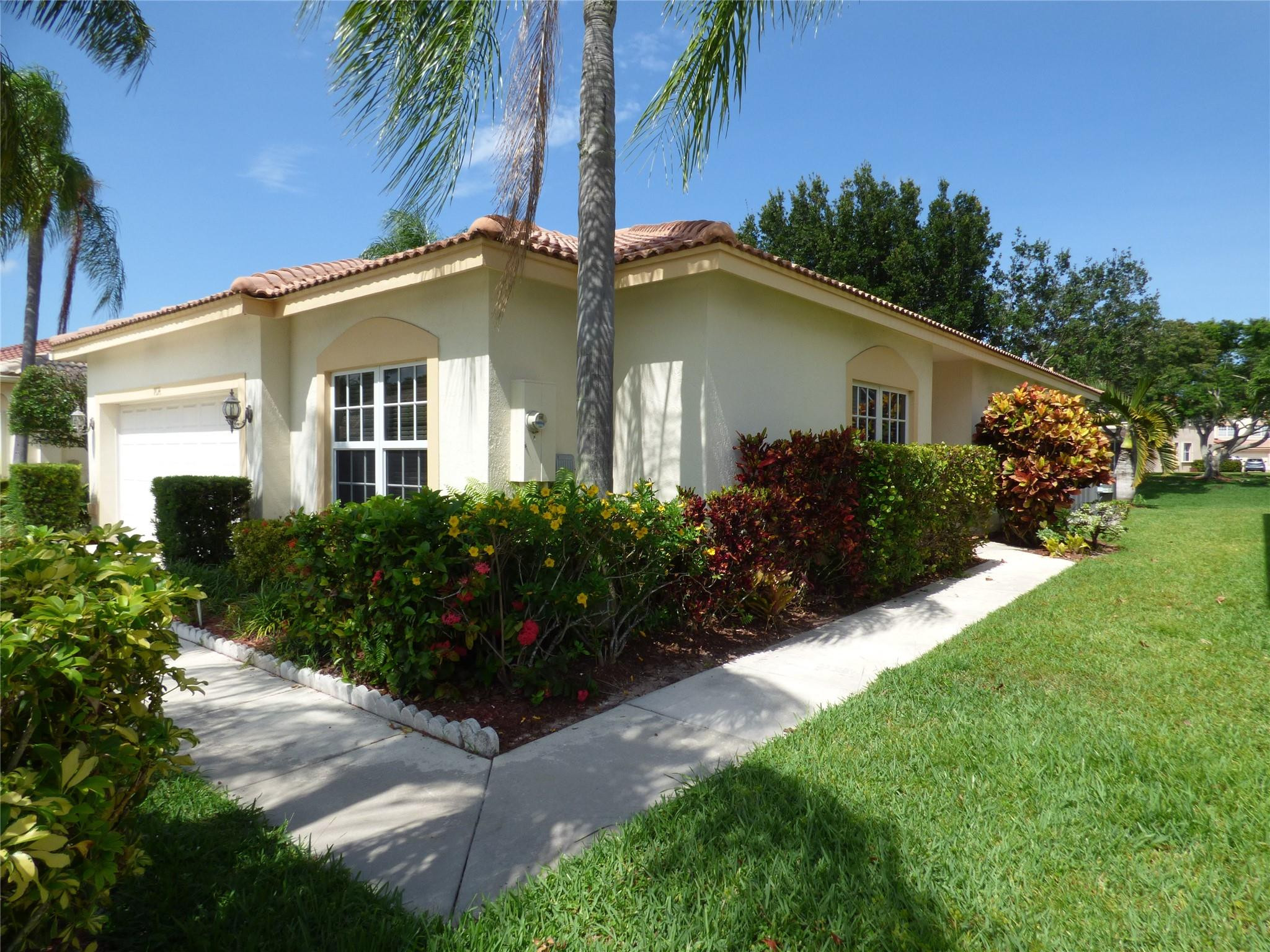 7614 COLONY LAKE Drive — Photo 2