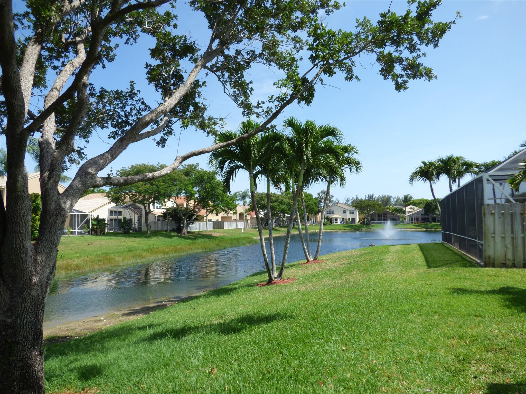 7614 COLONY LAKE Drive — Photo 4