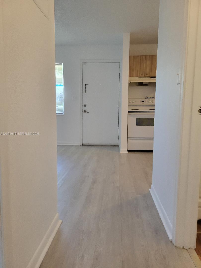 5156 NE 6th Ave # 219 — Photo 2