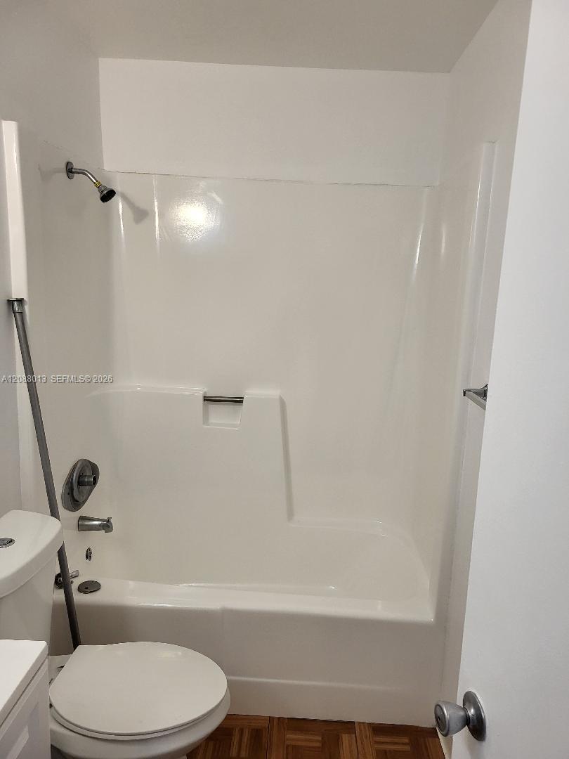 5156 NE 6th Ave # 219 — Photo 4