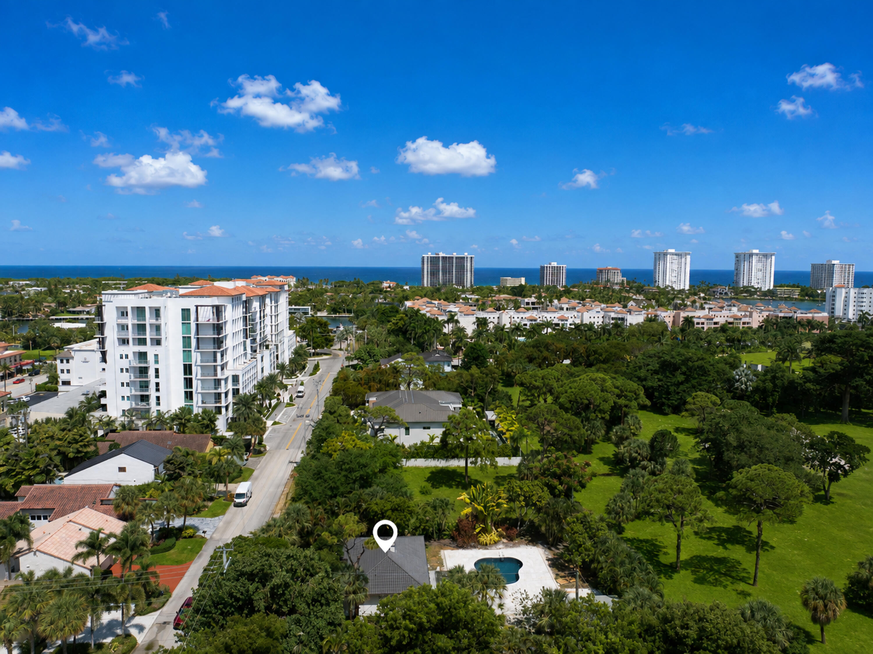 400 E Royal Palm Road — Photo 2