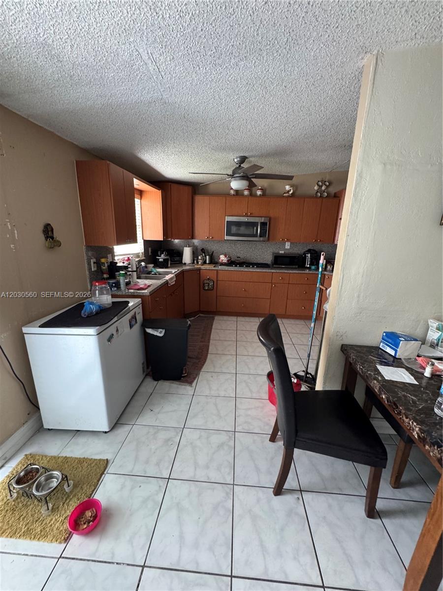 5612 NW 5612 nw 206th Ln — Photo 5