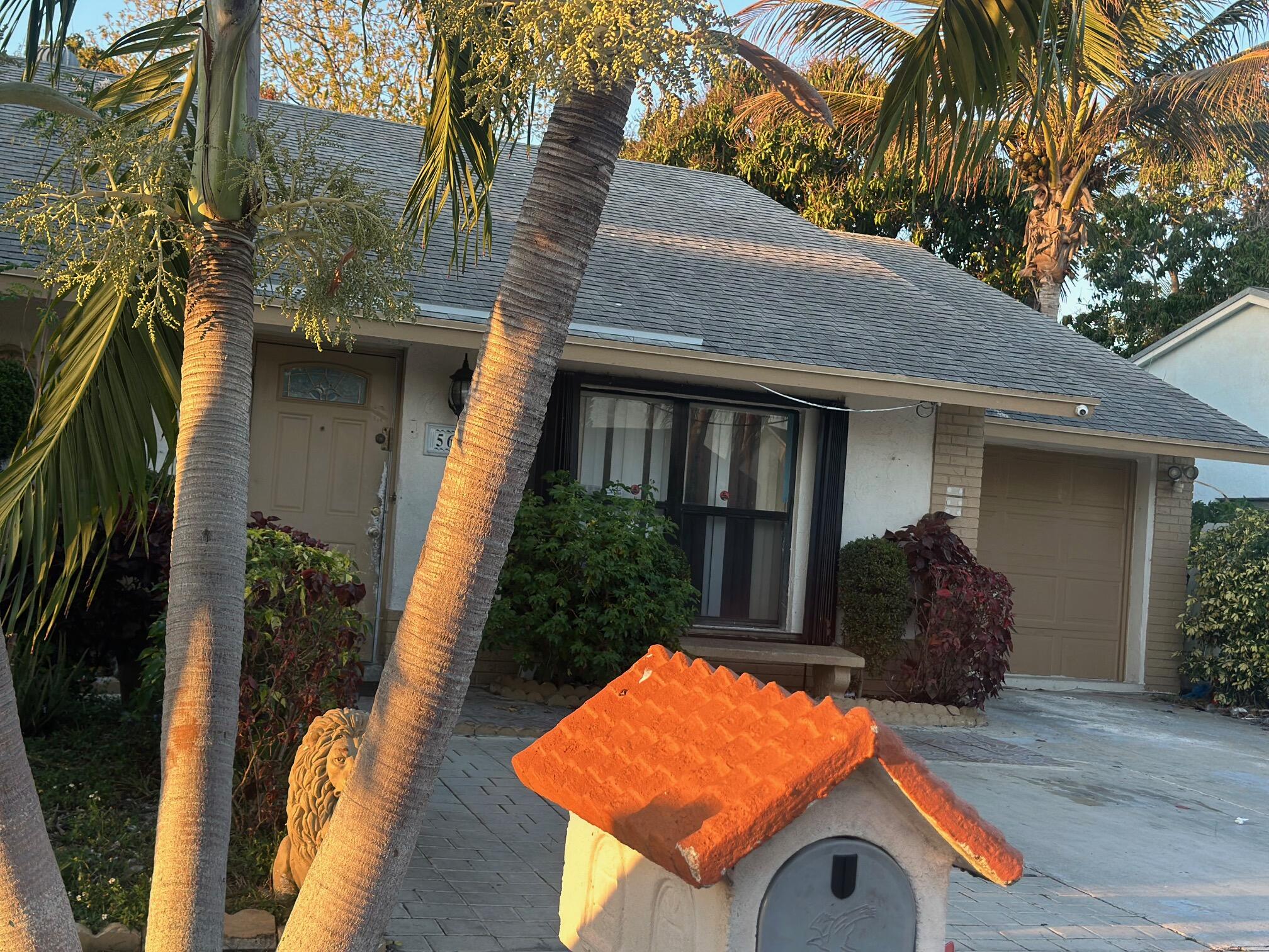 5654 E Ithaca Cir Circle E, Lake Worth FL 33463