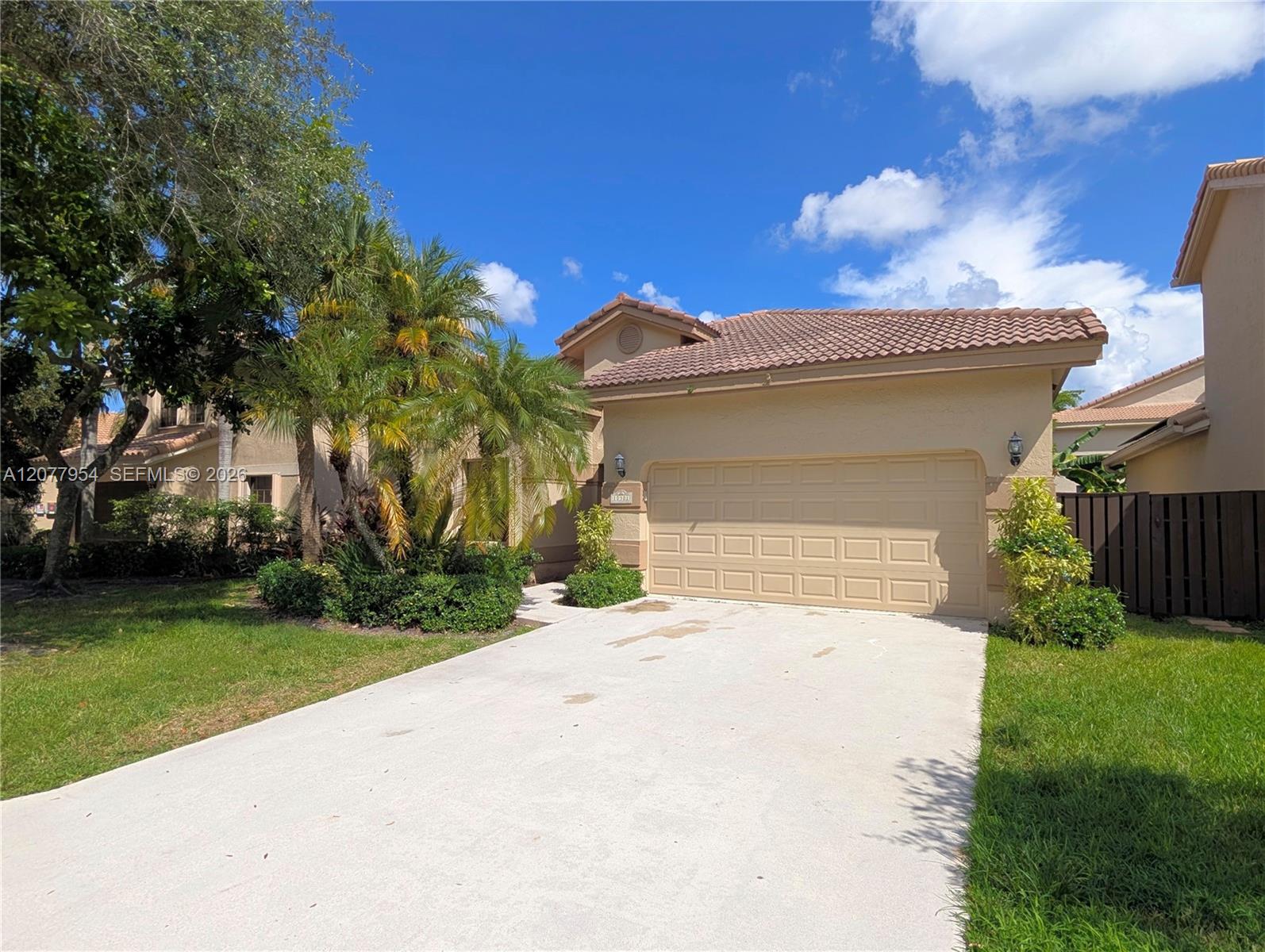 10321 NW 17th Ct — Photo 3