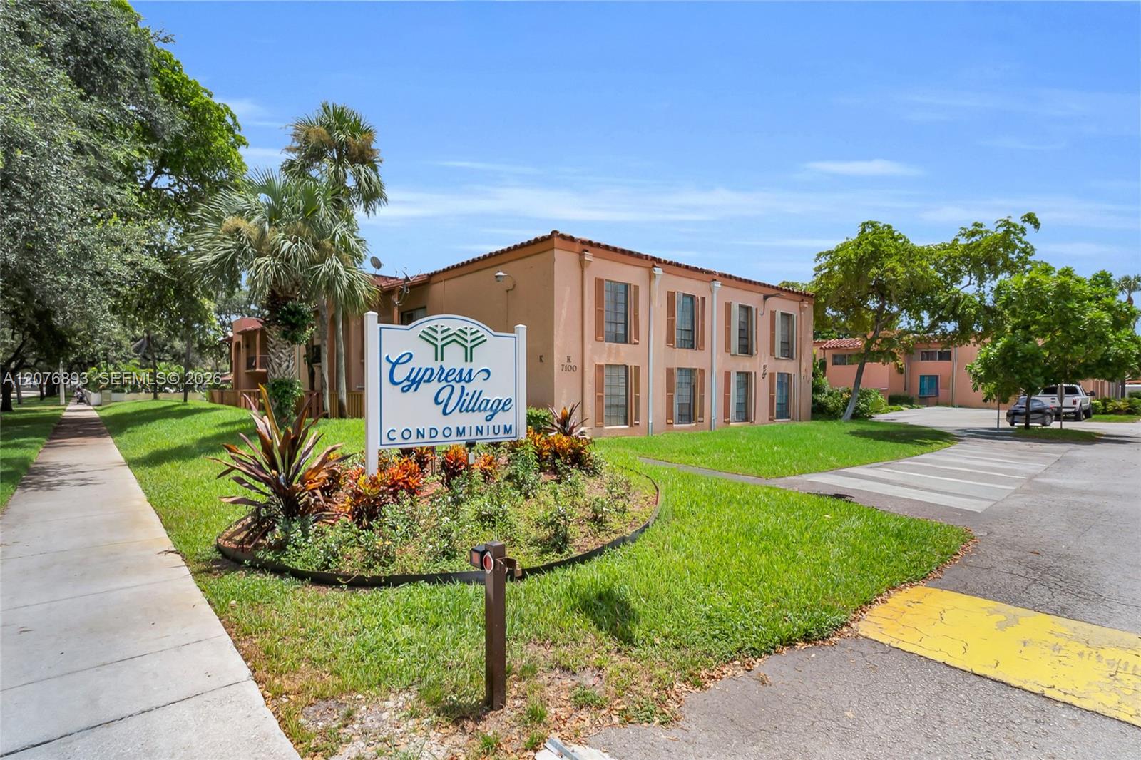 7100 Fairway Dr # K11, Miami Lakes FL 33014
