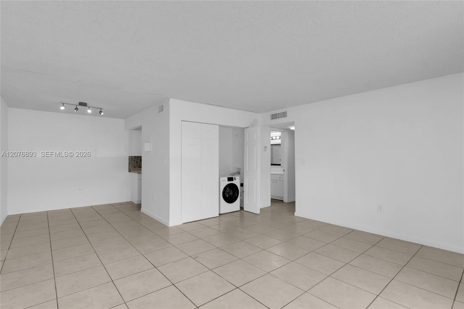 7100 Fairway Dr # K11 — Photo 2