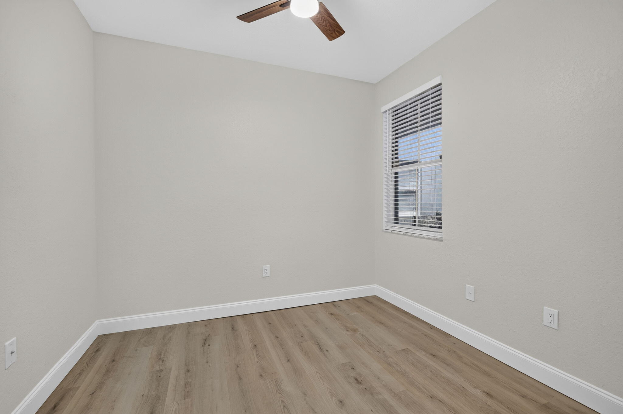 2103 SHOMA Drive # 122 — Photo 5