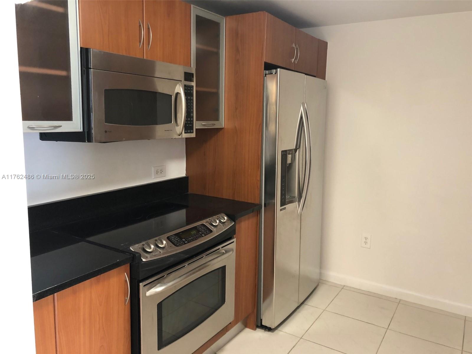 2775 NE 187th St # 527, Aventura FL 33180