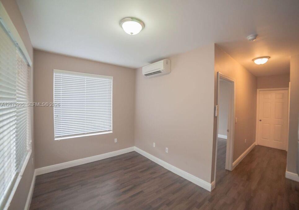 1752 NW 1st St # 1 — Photo 2