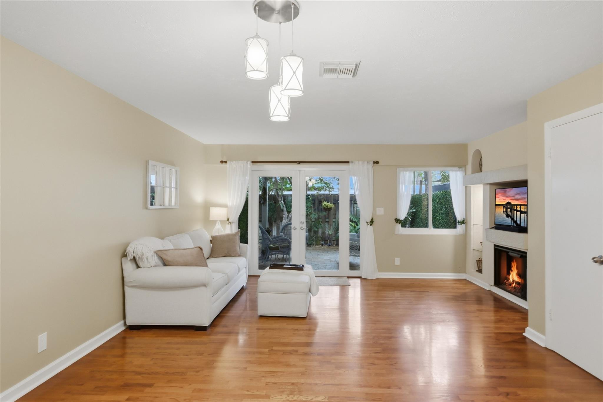 705 NE 1st Street # 2, Fort Lauderdale FL 33301