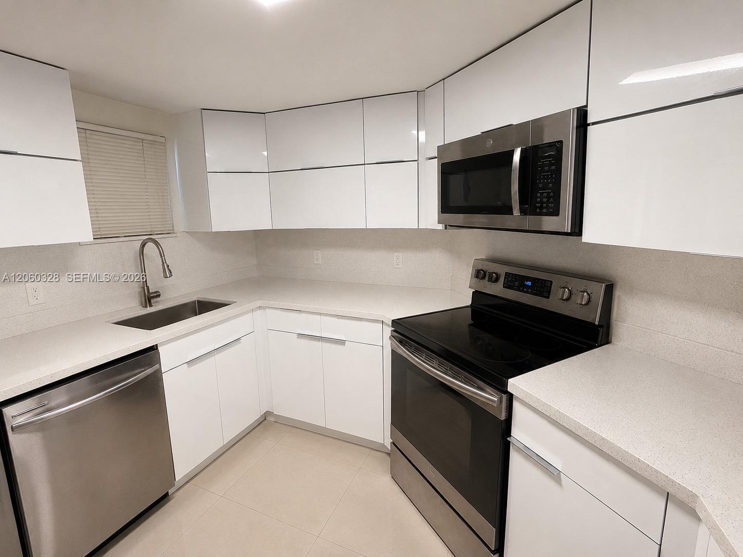 8255 Lake Dr # 107, Doral FL 33166