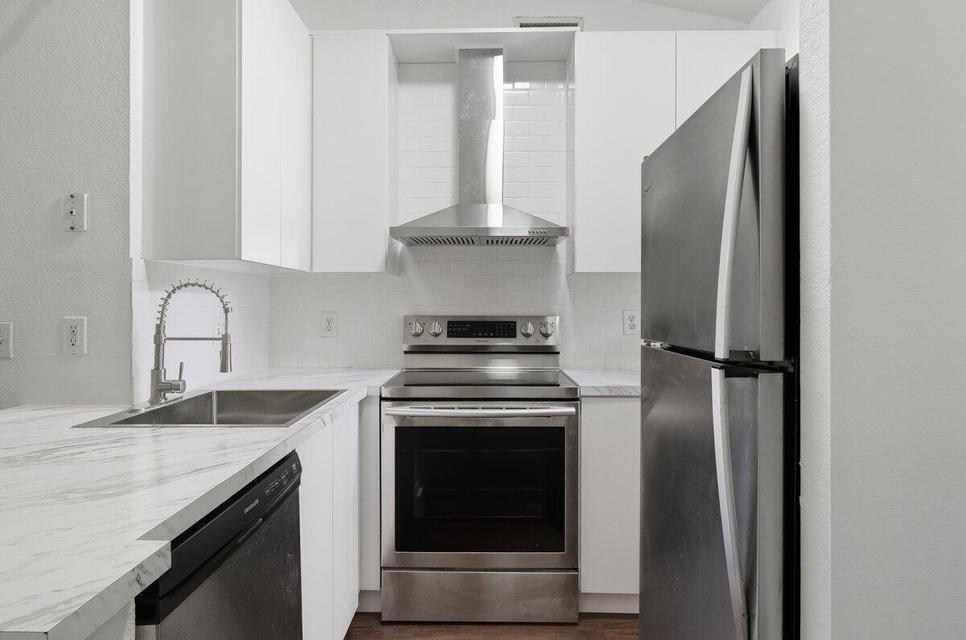 6143 Garden Court — Photo 4