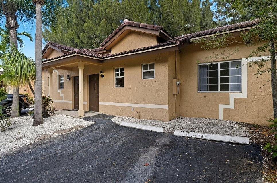 6143 Garden Court — Photo 2