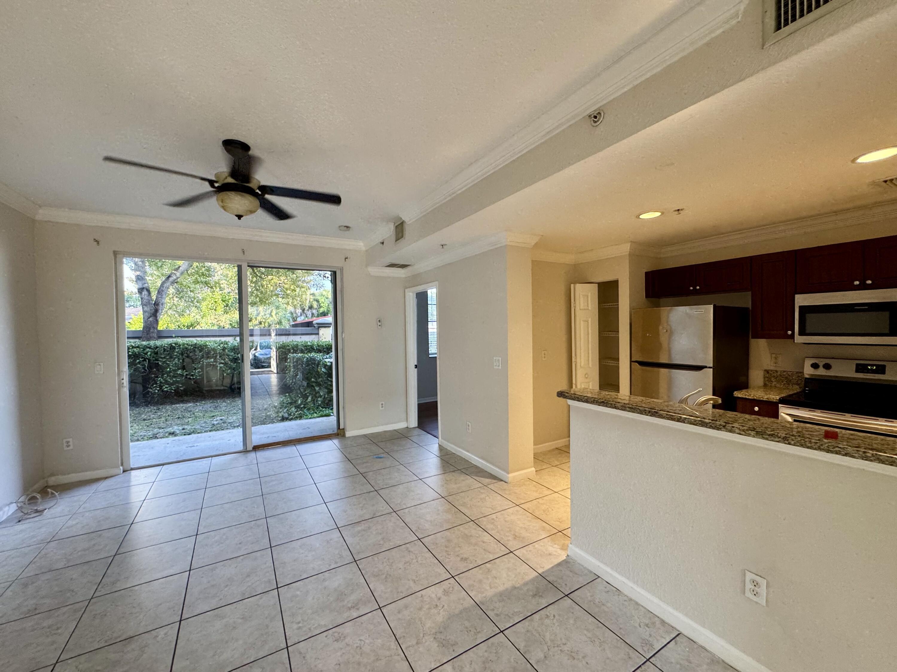 1954 Freeport Lane # 1954, Riviera Beach FL 33404