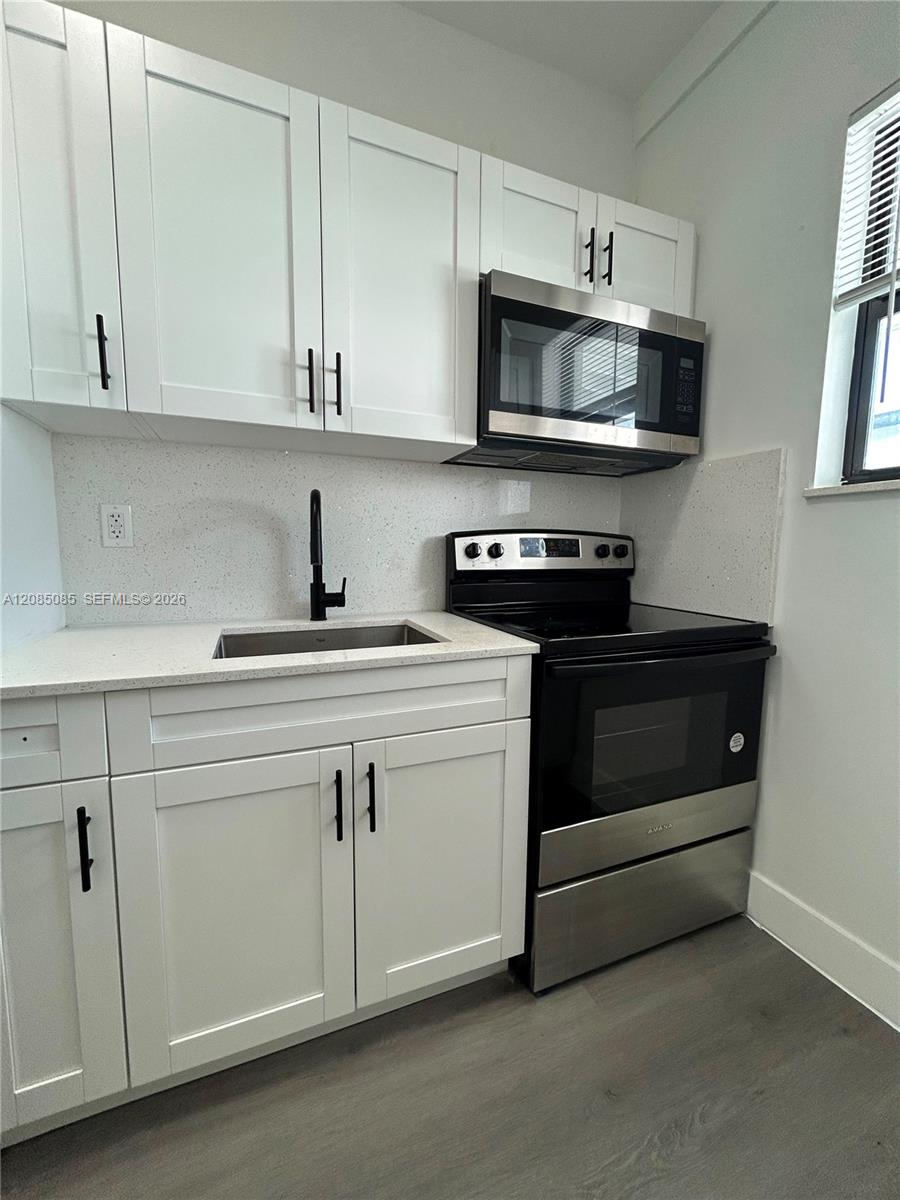 638 SW 21st Ave # 3 — Photo 5