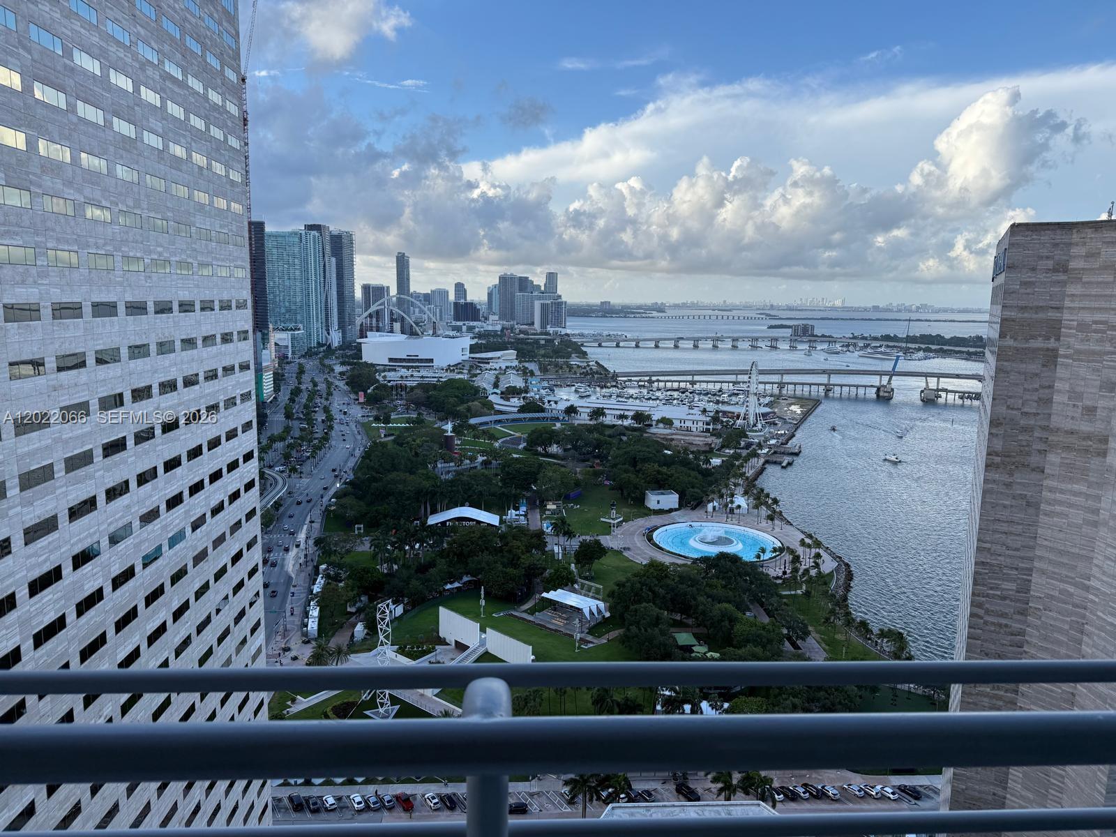 325 S Biscayne Blvd # 3620, Miami FL 33131