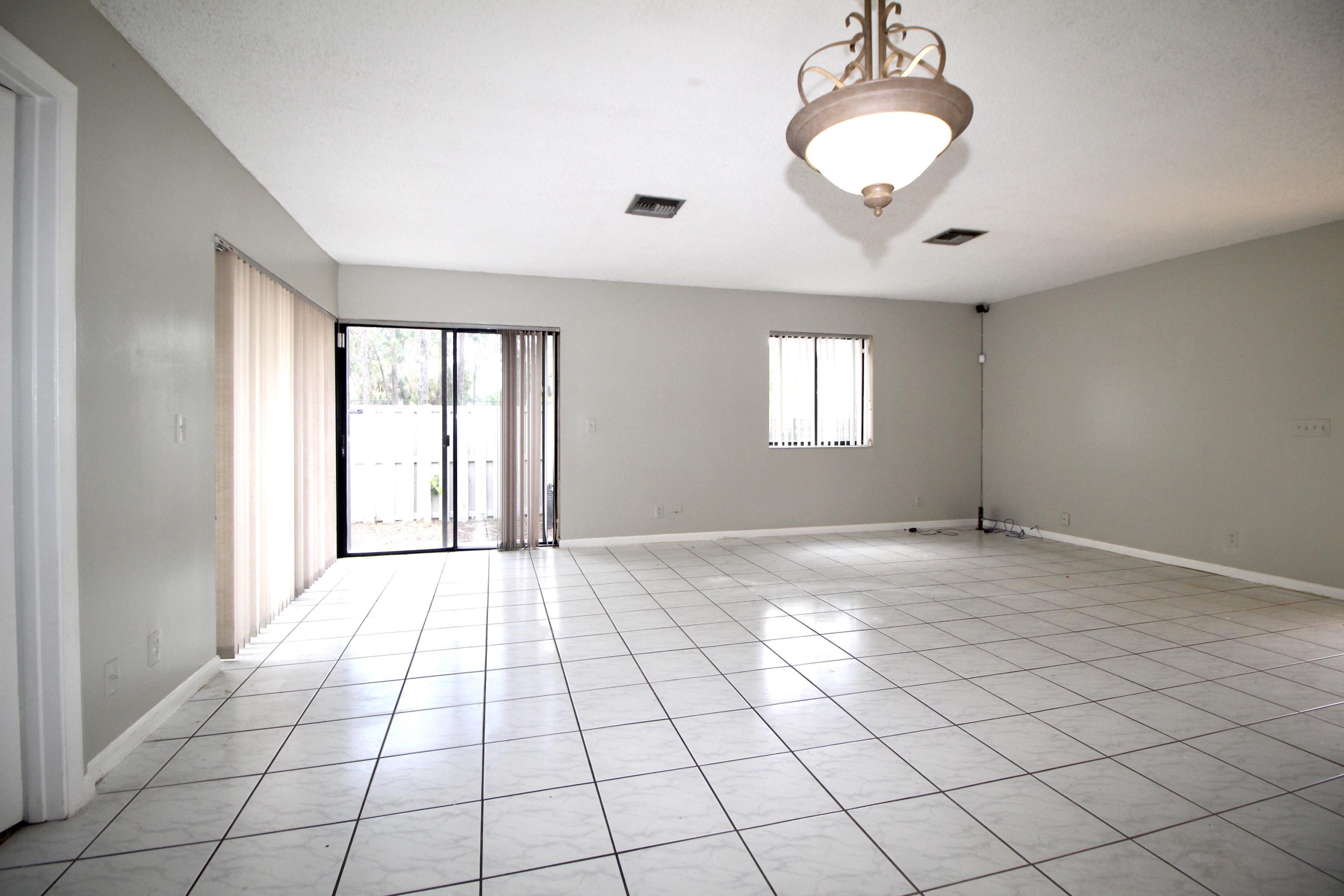 6287 Scotch Pine Lane — Photo 4