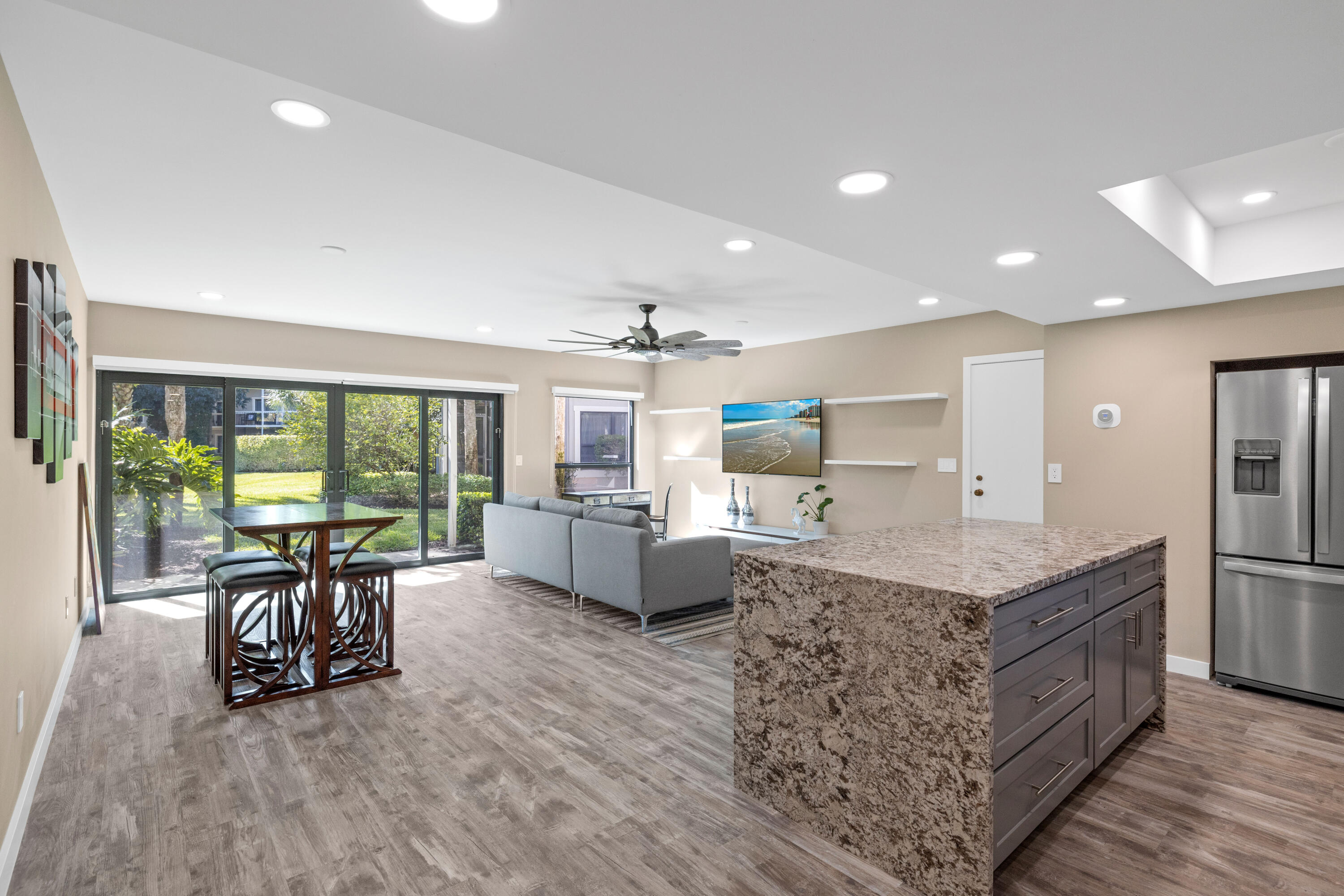 11863 Wimbledon Circle # 438, Wellington FL 33414