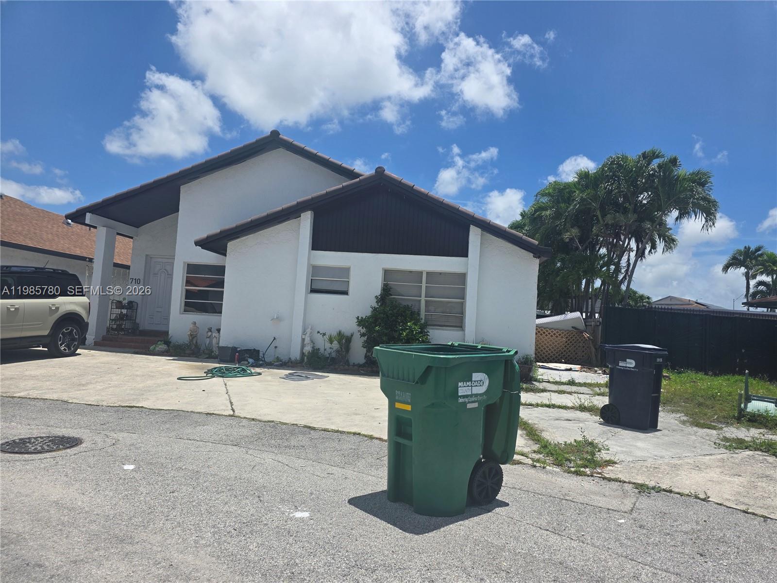 710 SW 99th Ct Cir, Miami FL 33174