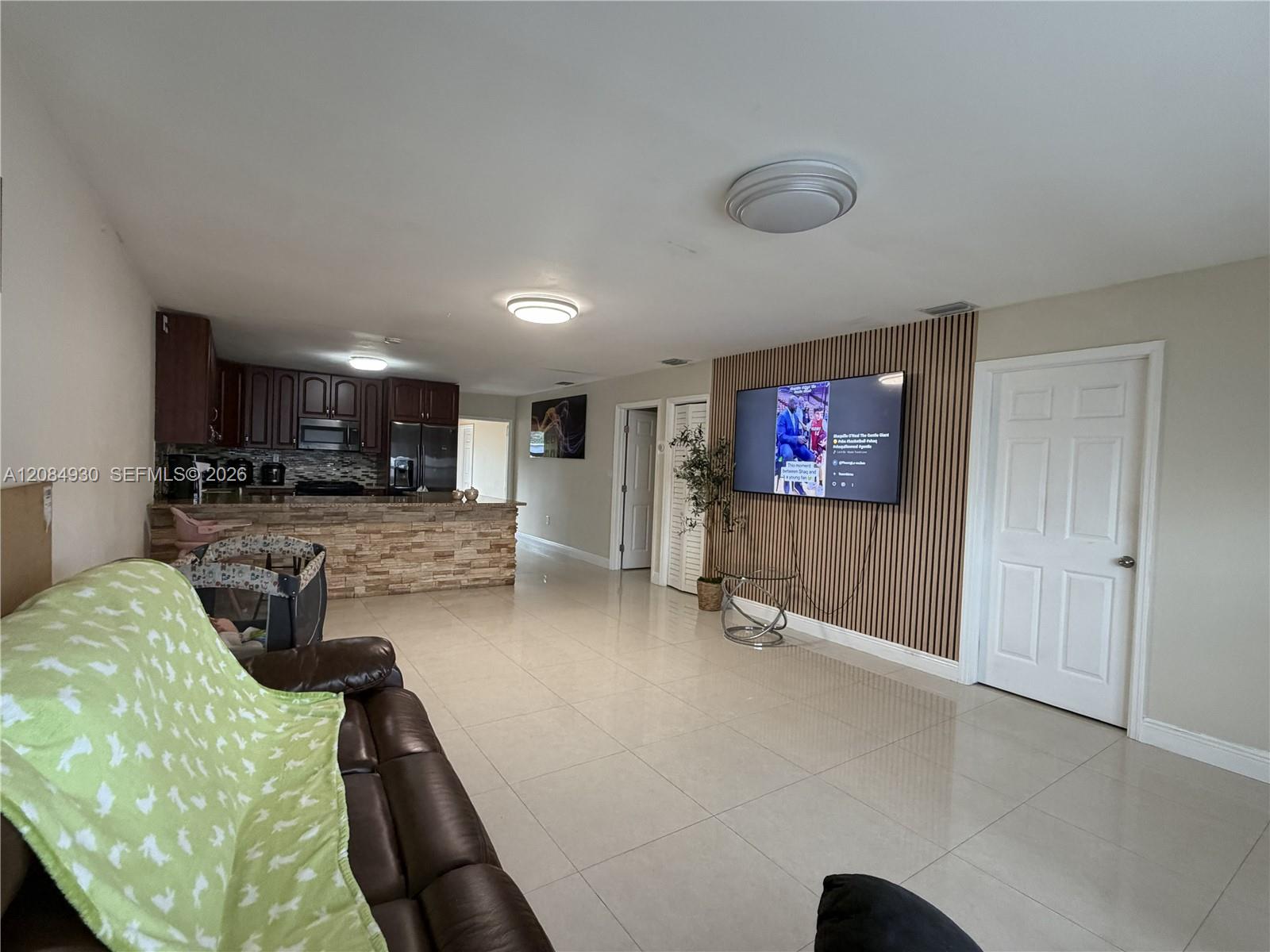 4435 NW 185th St — Photo 3
