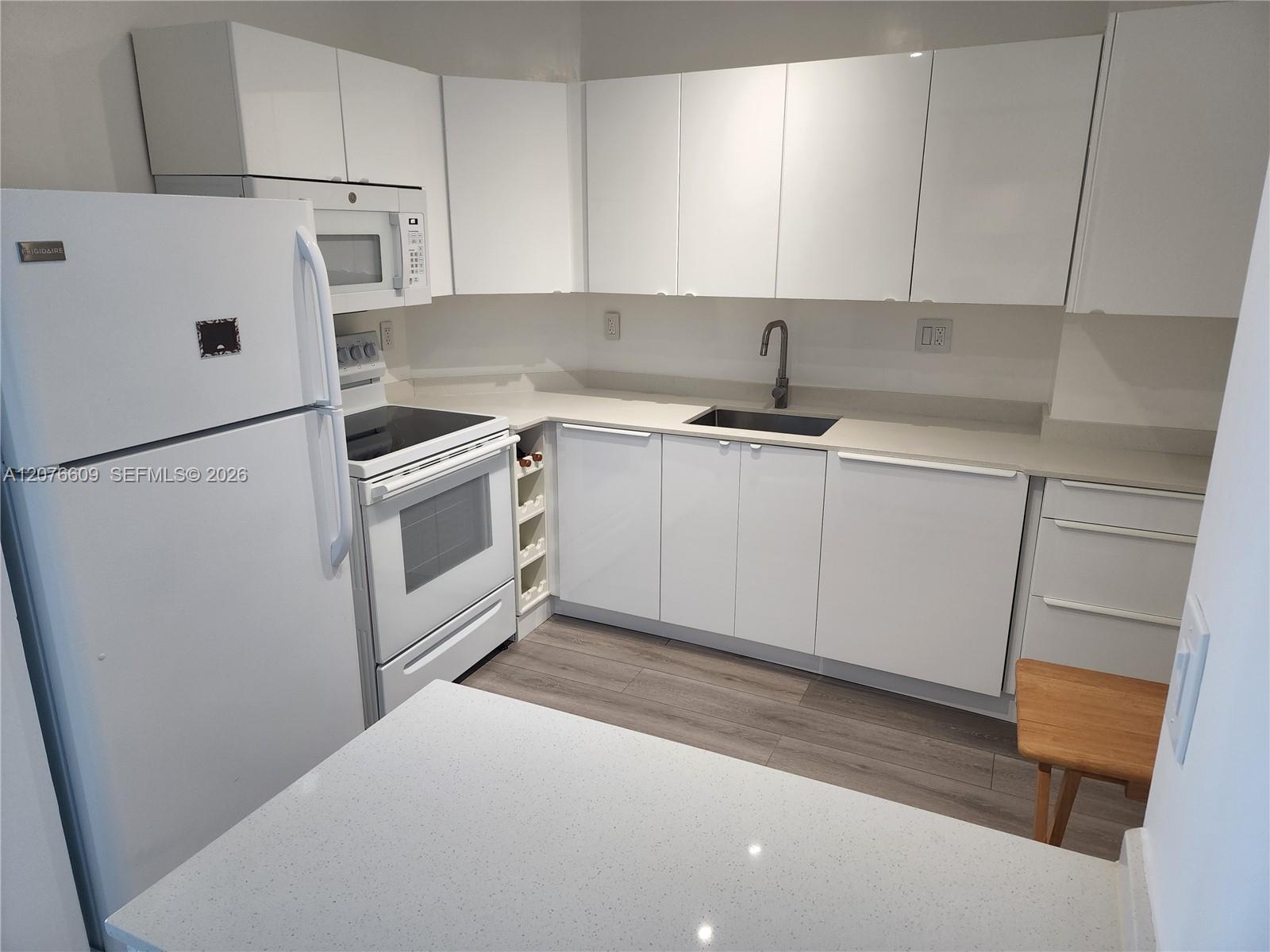 300 Bayview Dr # 1608 — Photo 5
