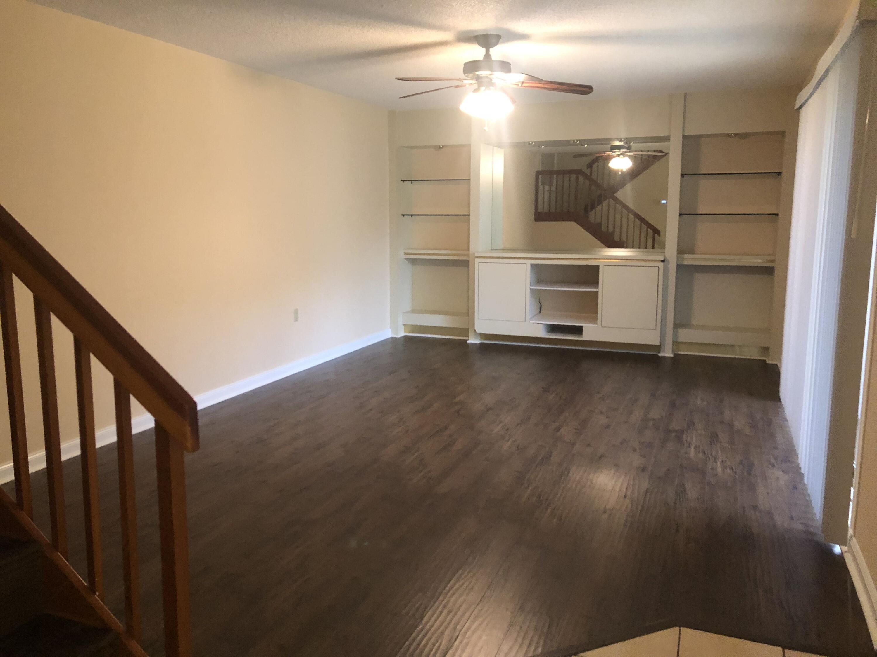 8008 80TH Way — Photo 2