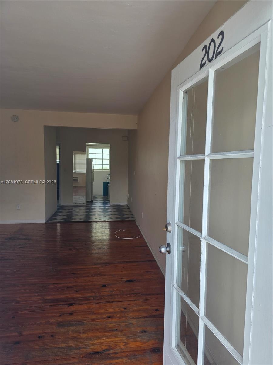 635 8th St # 202 — Photo 2