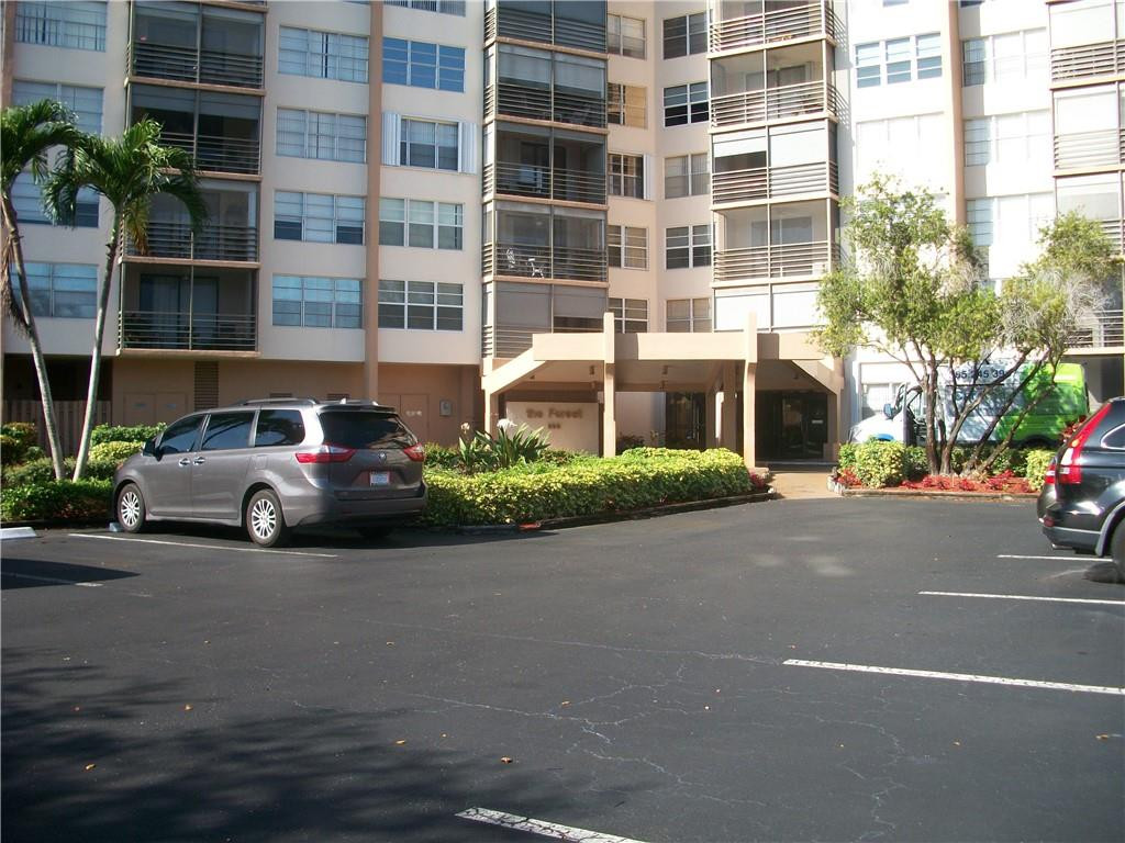 900 SAINT CHARLES Place # 311, Pembroke Pines FL 33026