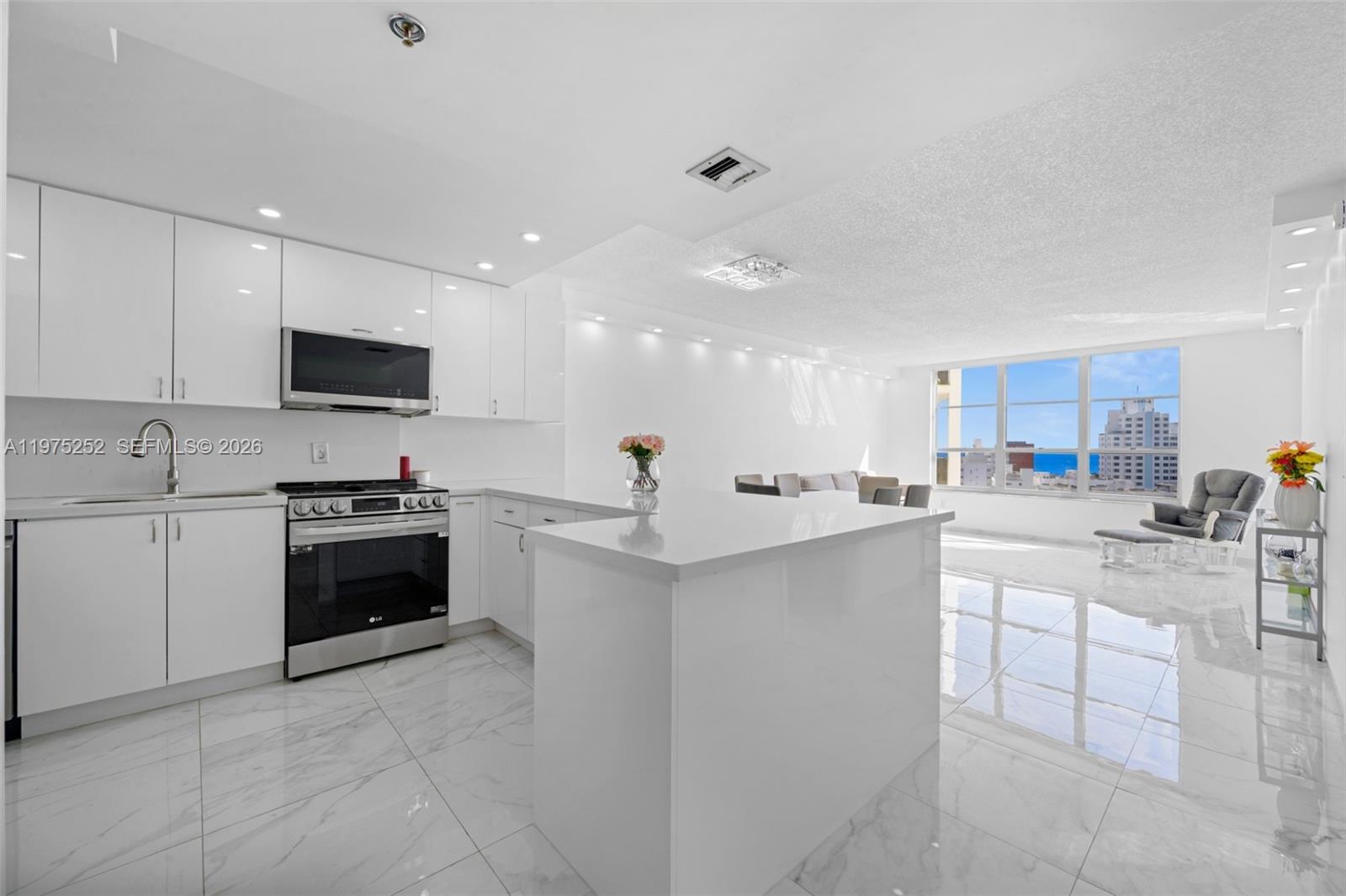 4101 Pine Tree Dr # 919, Miami Beach FL 33140