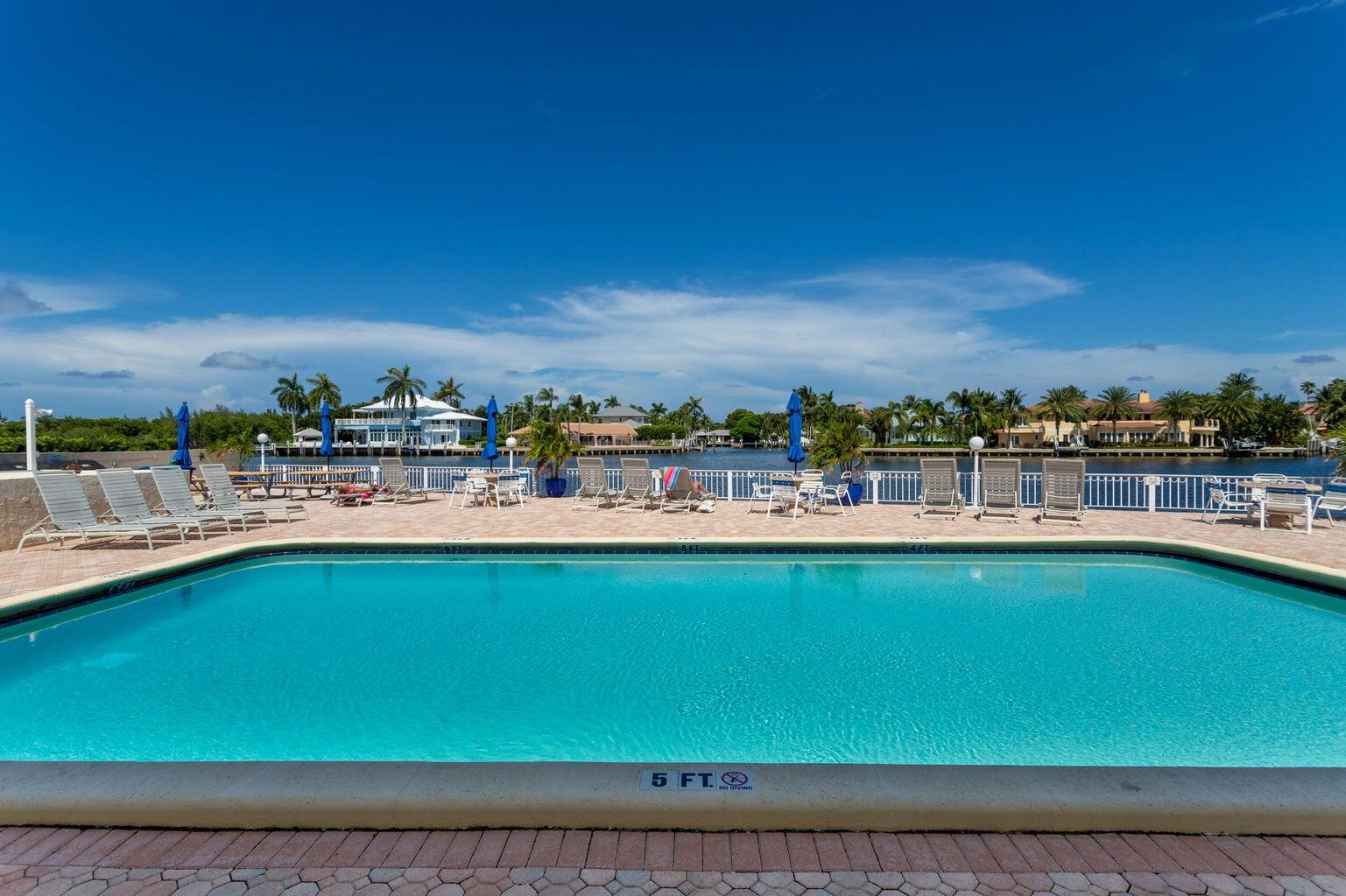 640 Snug Harbor Drive # F6, Boynton Beach FL 33435