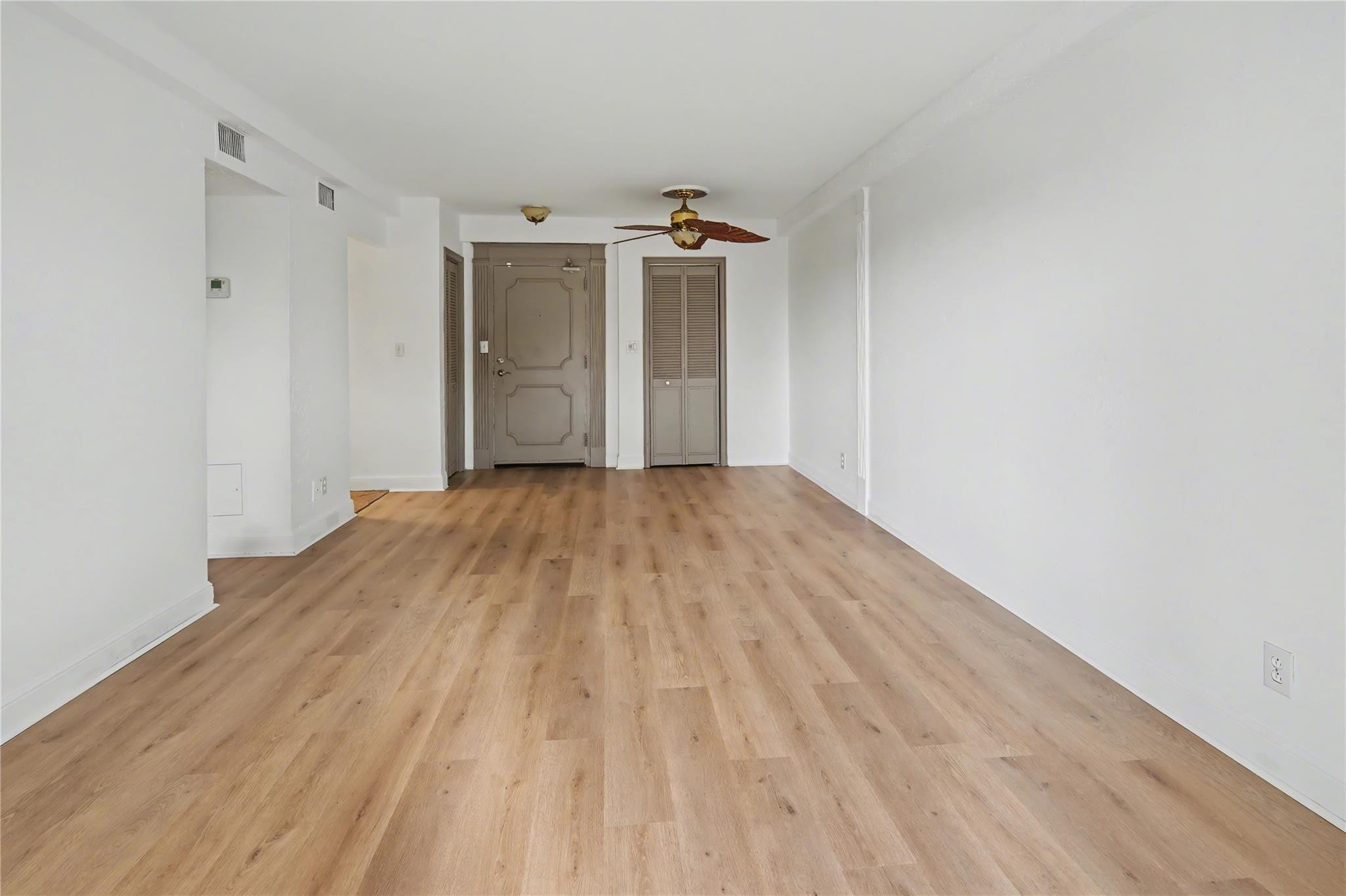 3000 Riomar Street # 406 — Photo 5