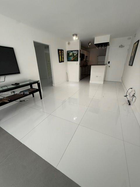 5555 Collins Ave # 4P — Photo 4