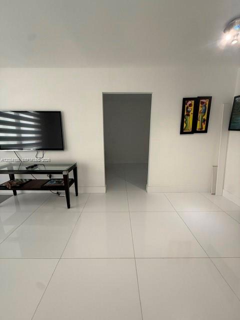 5555 Collins Ave # 4P — Photo 5