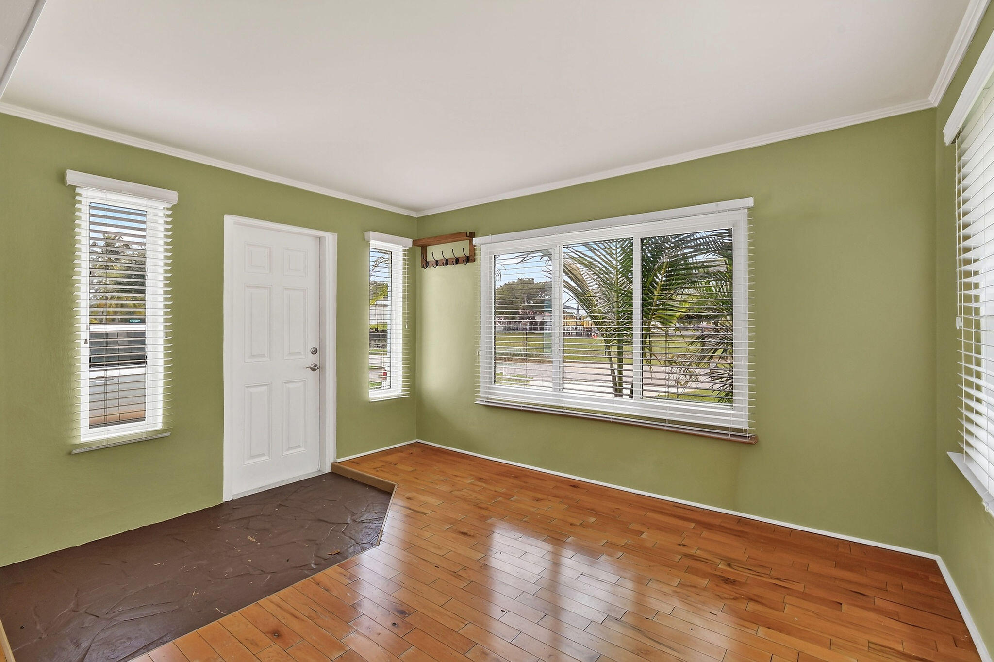 411 Evergreen Drive — Photo 2