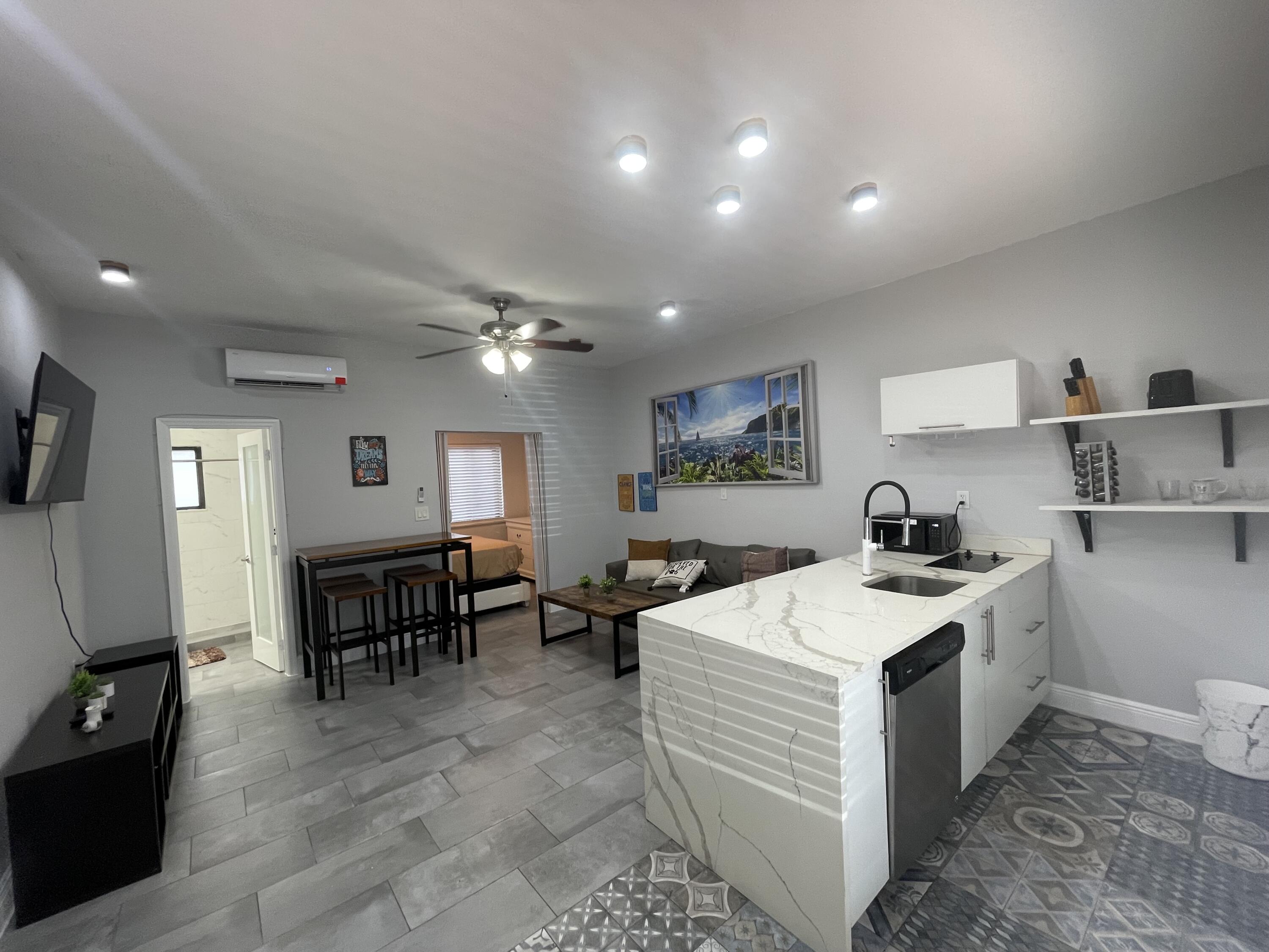 824 NE 4th Street # 3, Fort Lauderdale FL 33301
