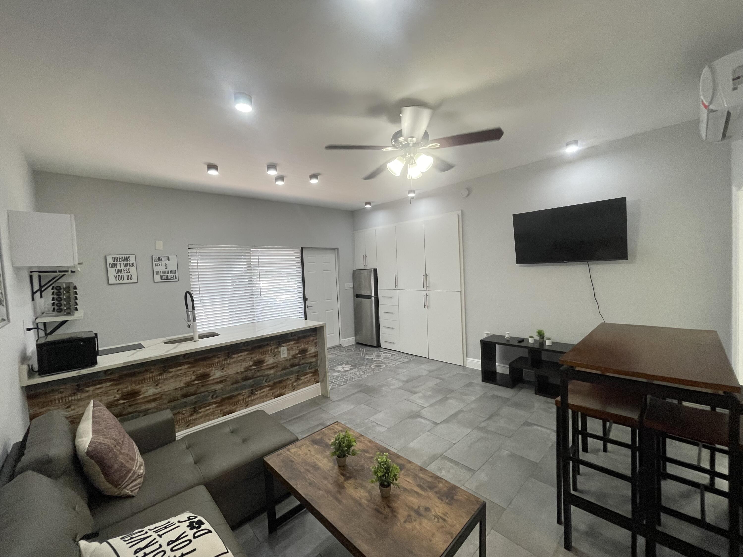 824 NE 4th Street # 3 — Photo 2