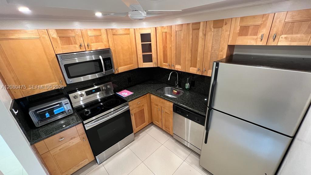 20500 W COUNTRY CLUB DR # 204 — Photo 2