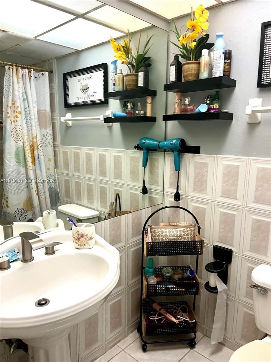 3760 Inverrary Dr # 2R — Photo 3