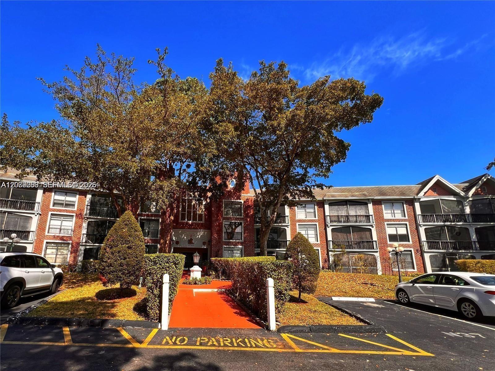 3760 Inverrary Dr # 2R — Photo 5
