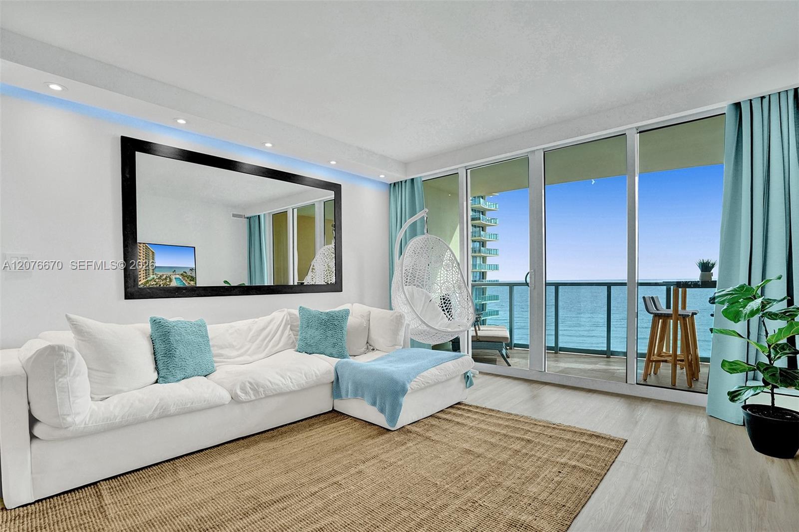 2501 S Ocean Dr — Photo 2