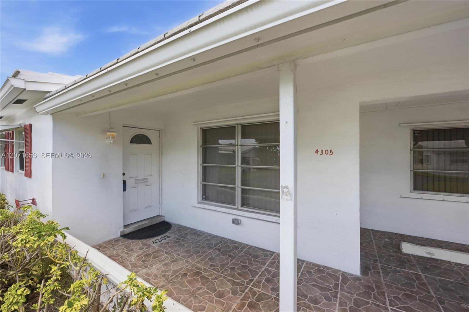 4305 NW 1 TER — Photo 5